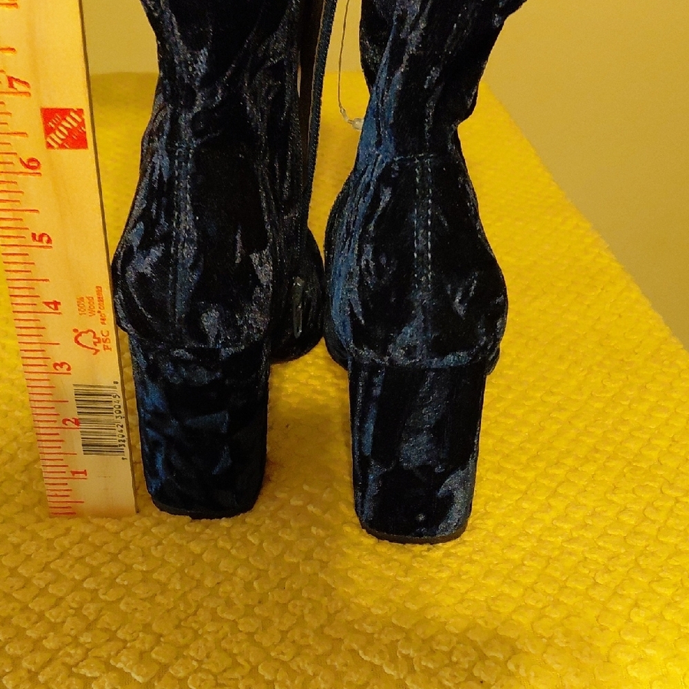 Women MIA Navy Velvet Block Heel Ankle Boots - Picture 3 of 3